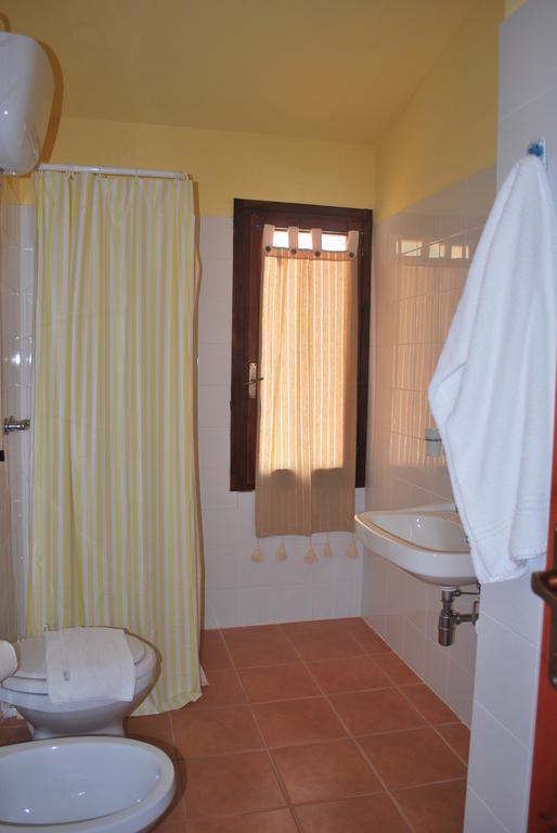 바우네이 Punto Di Ristoro Uttolo B&B 외부 사진