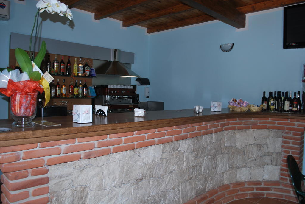 바우네이 Punto Di Ristoro Uttolo B&B 외부 사진